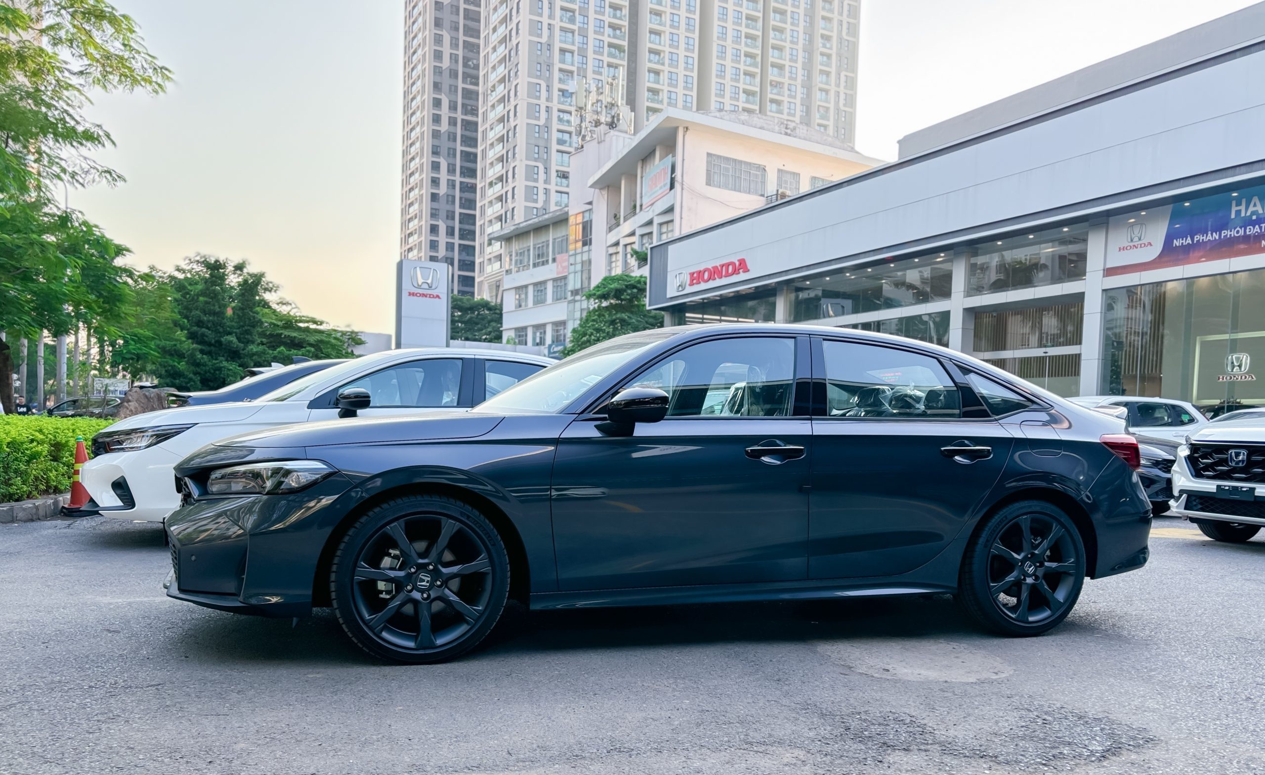 sedan C - Car360 - 17820253