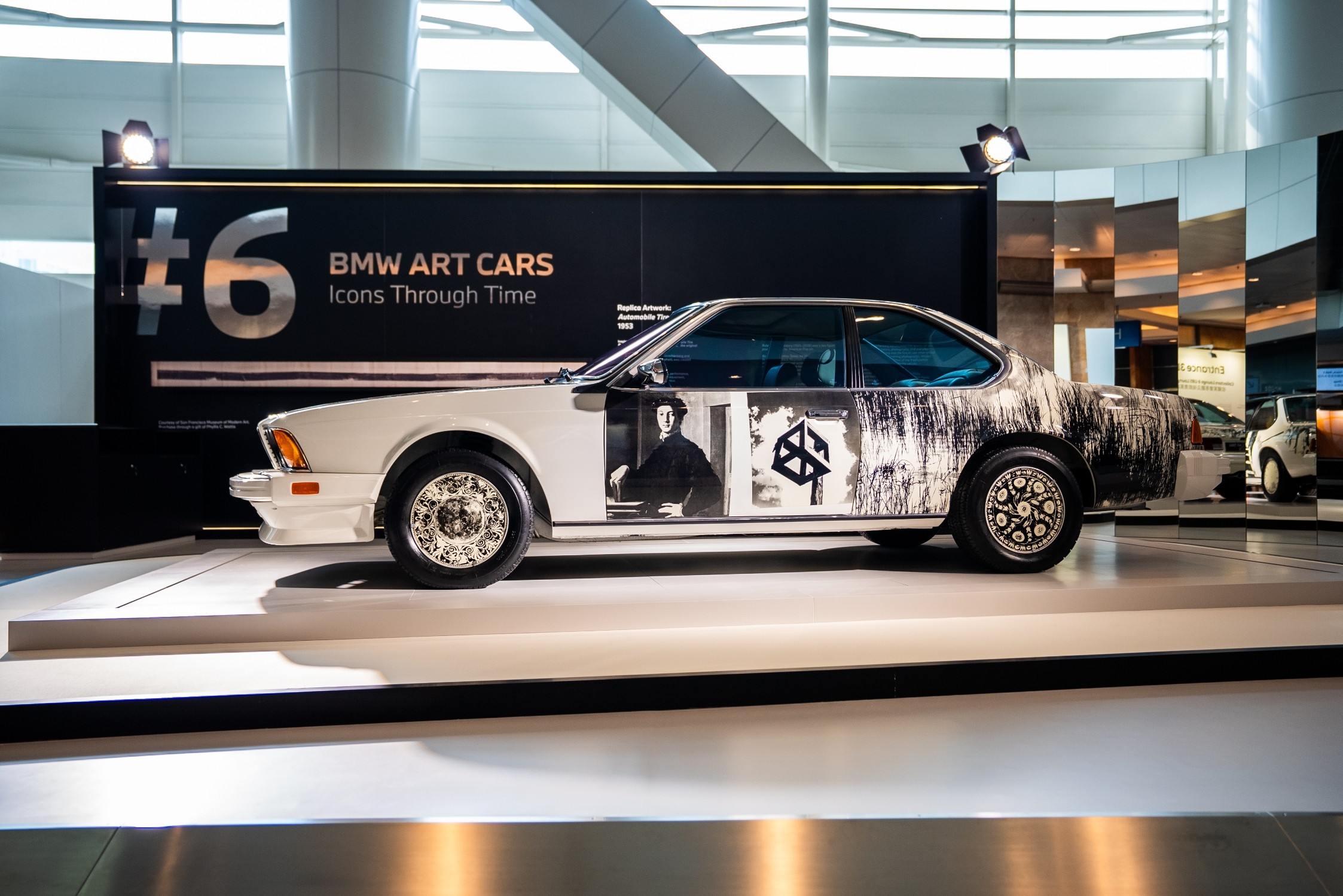 P90633309_lowRes_bmw-art-car-world-to P90633309_lowRes_bmw-art-car-world-to