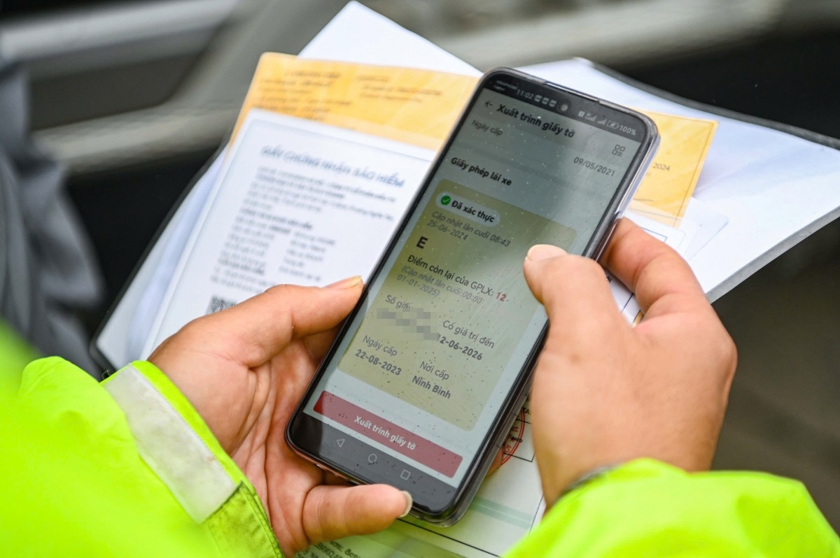 GPLX DienTu - Car360 - 21820252