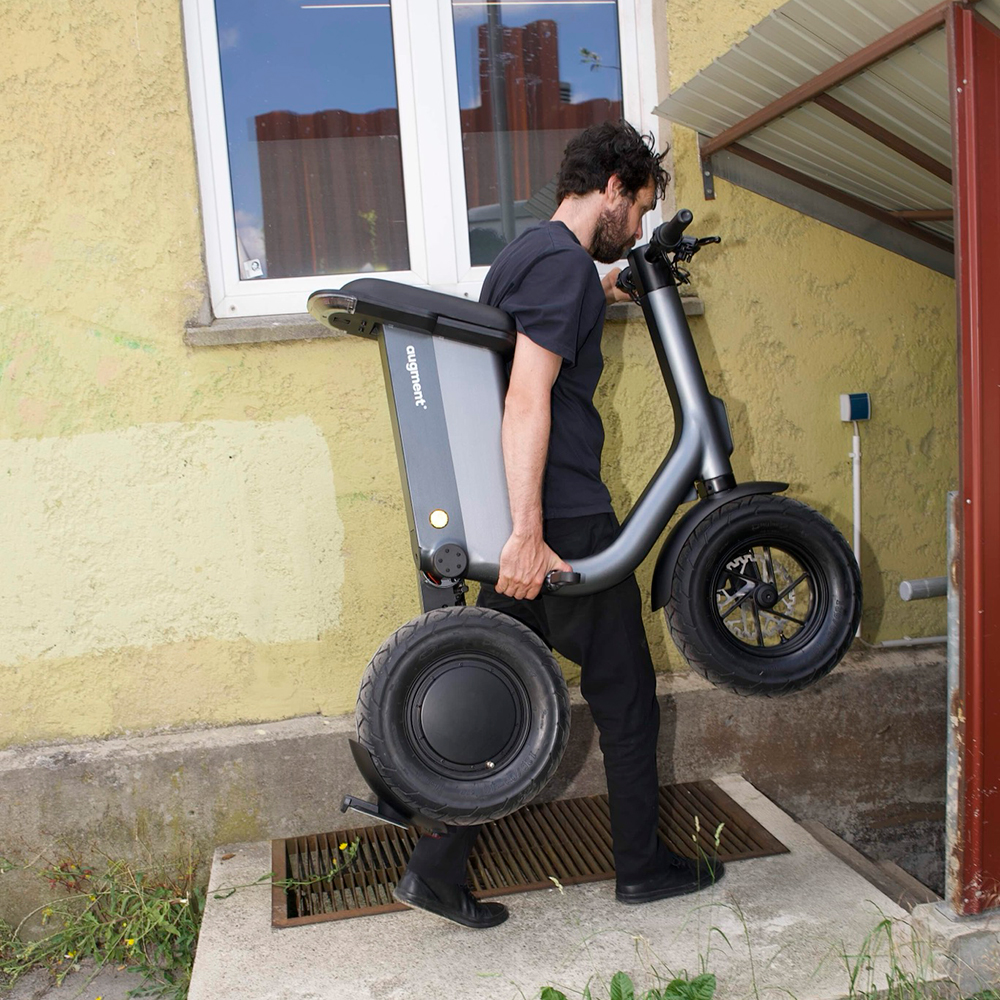 Augment_360_carrying_3