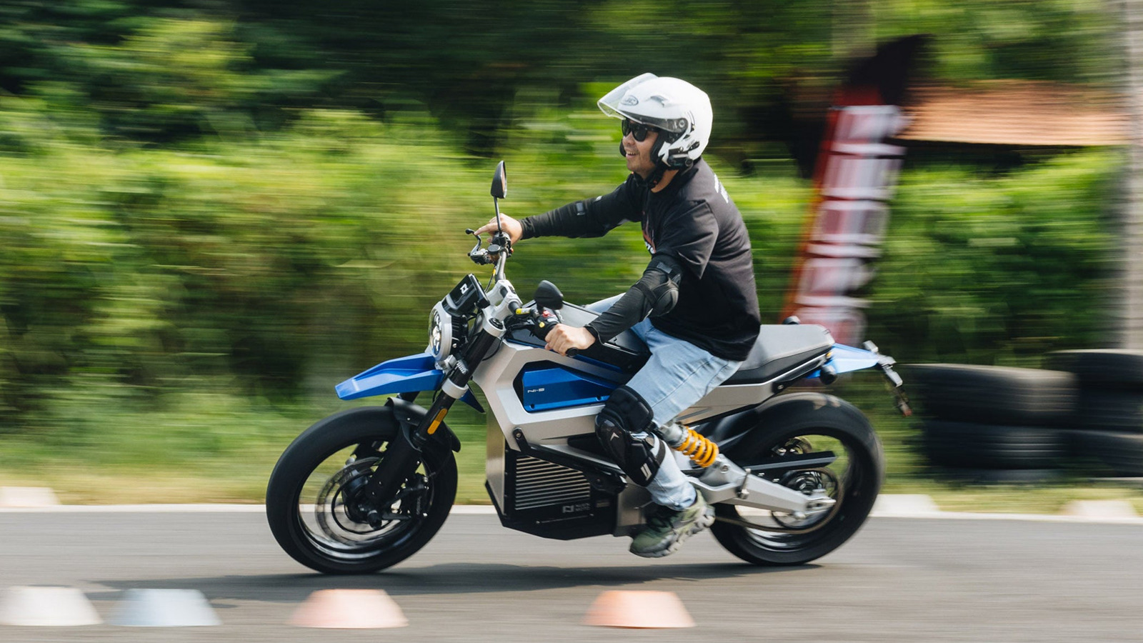 Nuen Moto - Car360 - 18820251 Nuen Moto - Car360 - 18820251