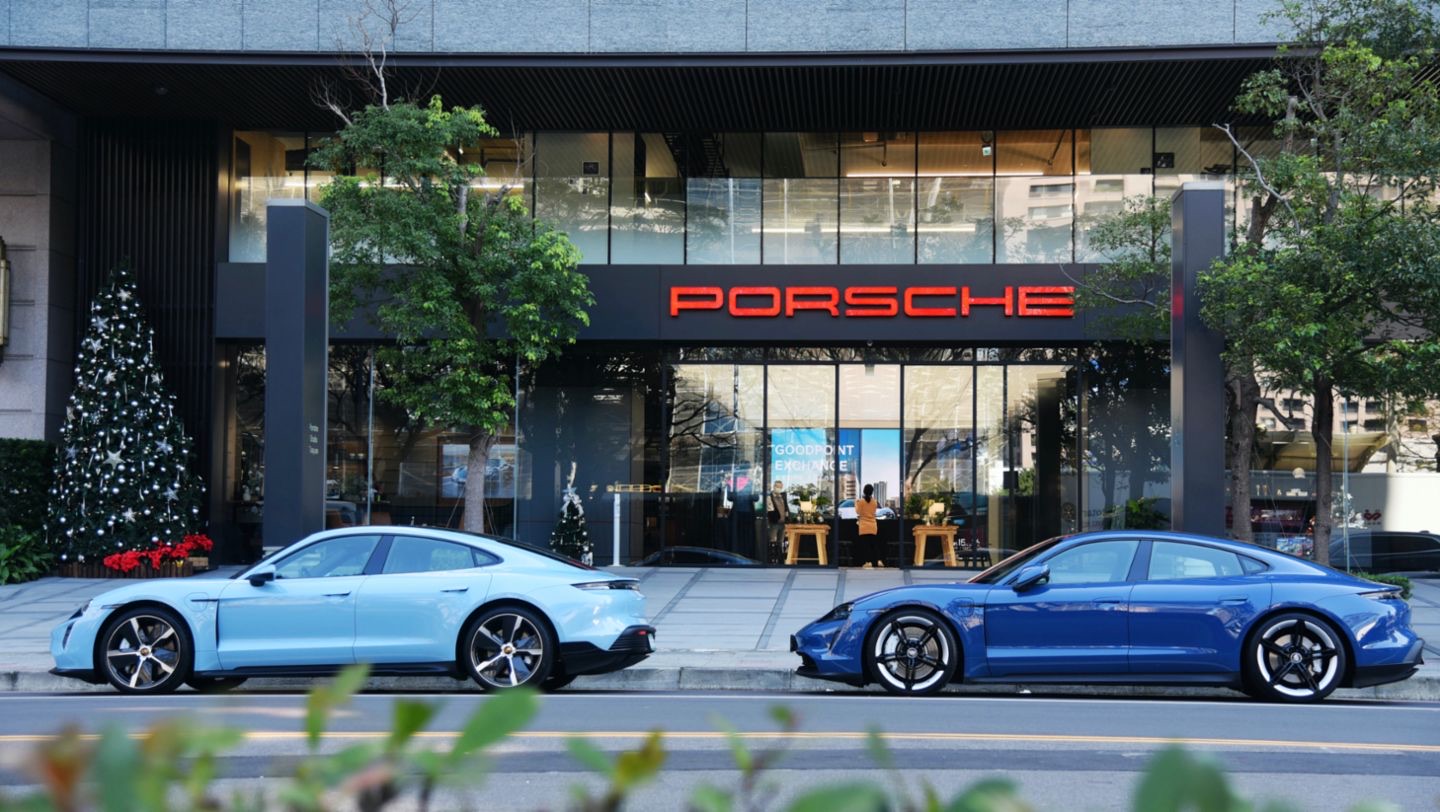 Porsche Taycan - Car360 - 21820252