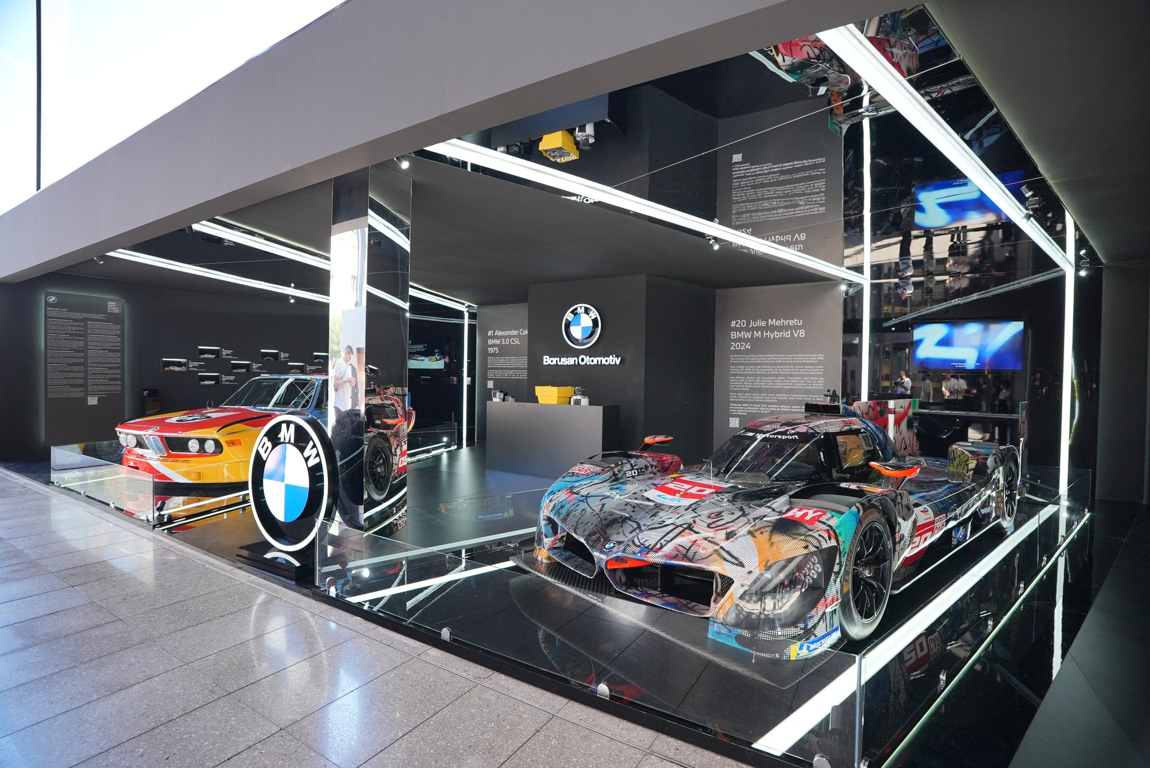 P90619359_lowRes_bmw-art-car-world-to P90619359_lowRes_bmw-art-car-world-to