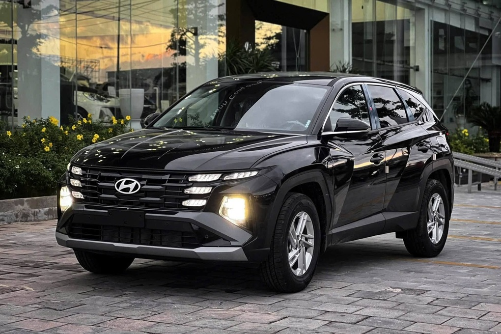 hyundai-tucson-dua-gia-khoi-diem-cung-mazda-cx-5-giam-100-trieu-dong-tai-dai-ly-anh1-1785311085810 hyundai-tucson-dua-gia-khoi-diem-cung-mazda-cx-5-giam-100-trieu-dong-tai-dai-ly-anh1-1785311085810