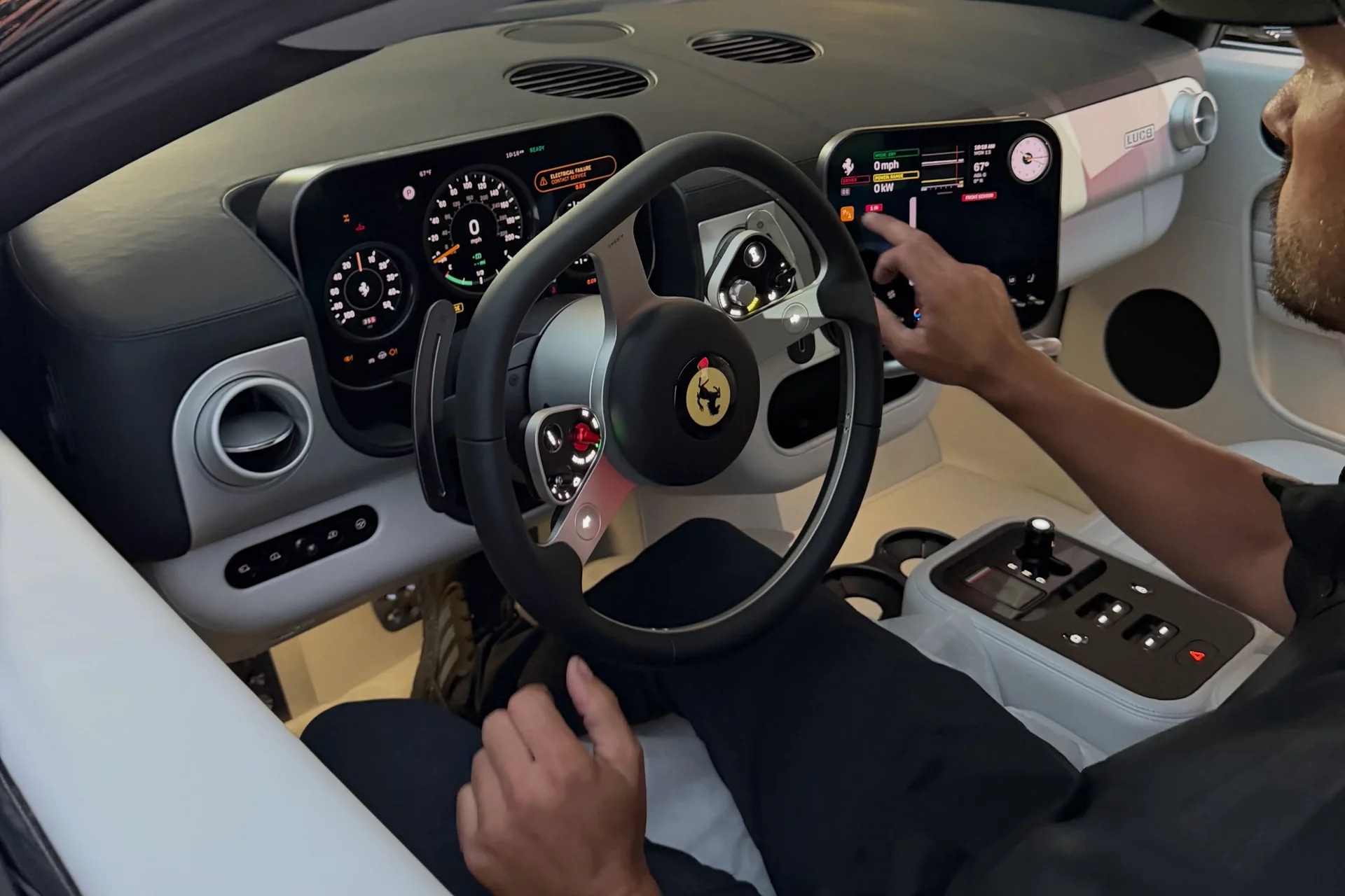 Ferrari Luce - Car360 - 18820254 Ferrari Luce - Car360 - 18820254