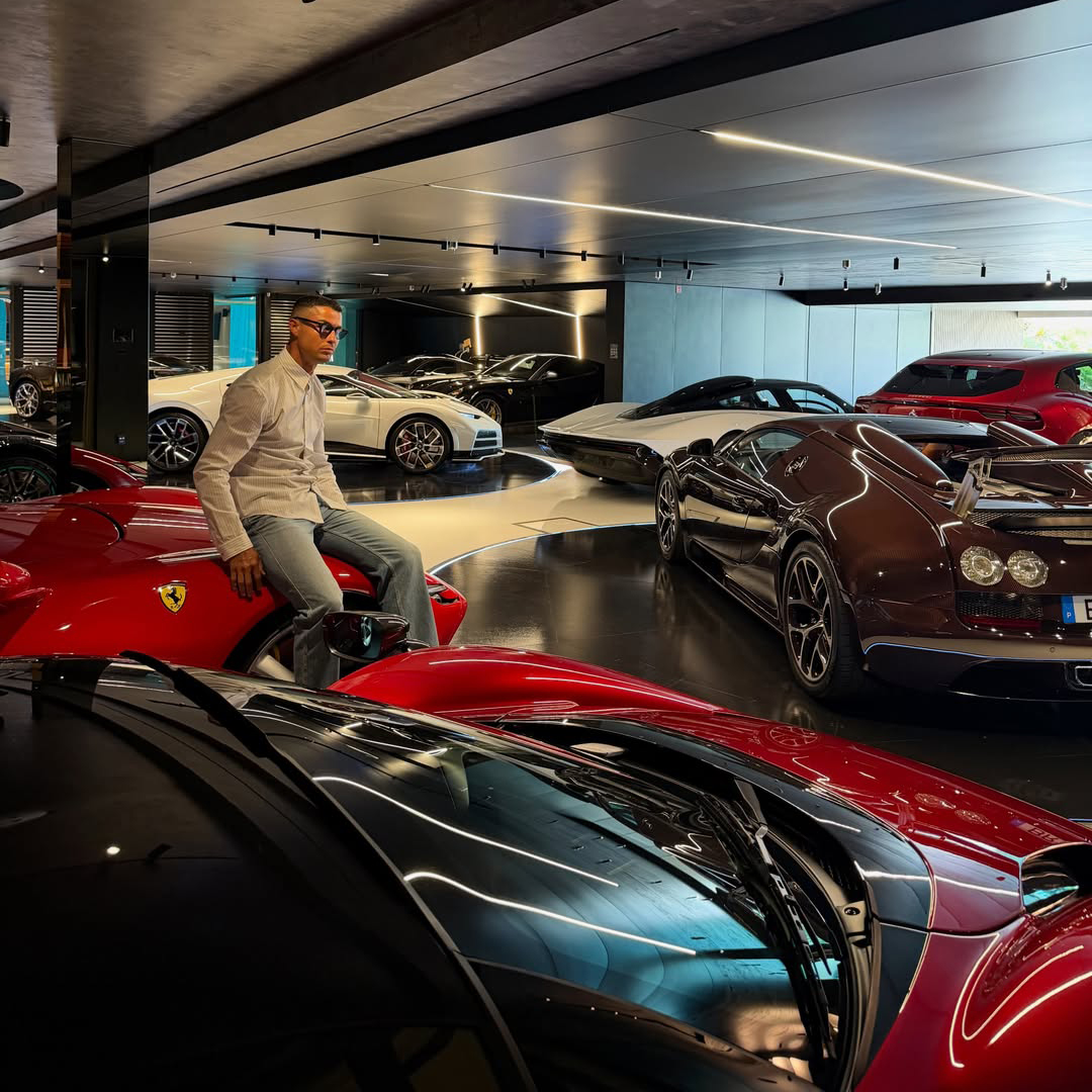 Ronaldo - Car360 - 5820251 Ronaldo - Car360 - 5820251