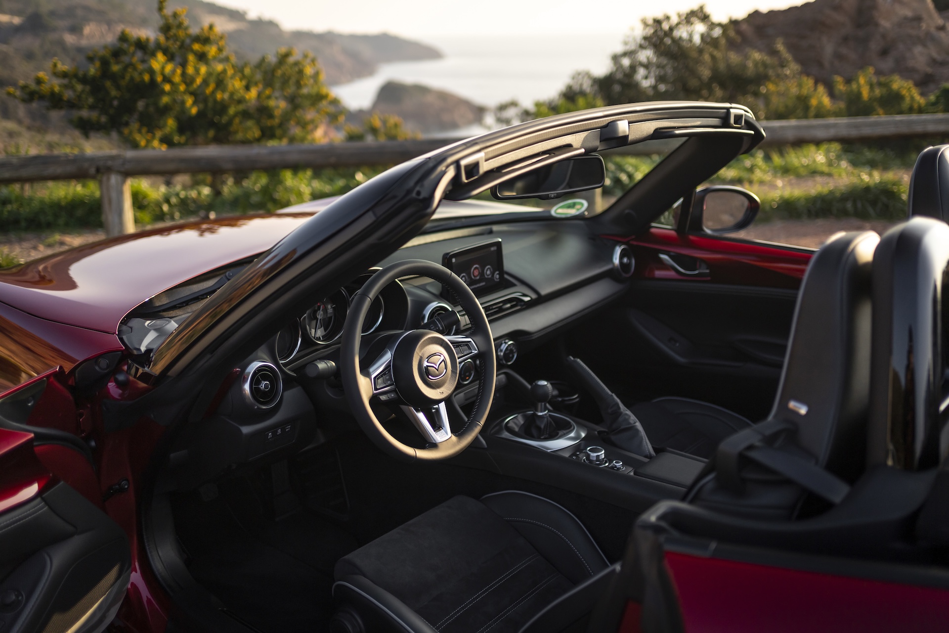 2023_mazda_mx-5_nice_src_int_10 2023_mazda_mx-5_nice_src_int_10