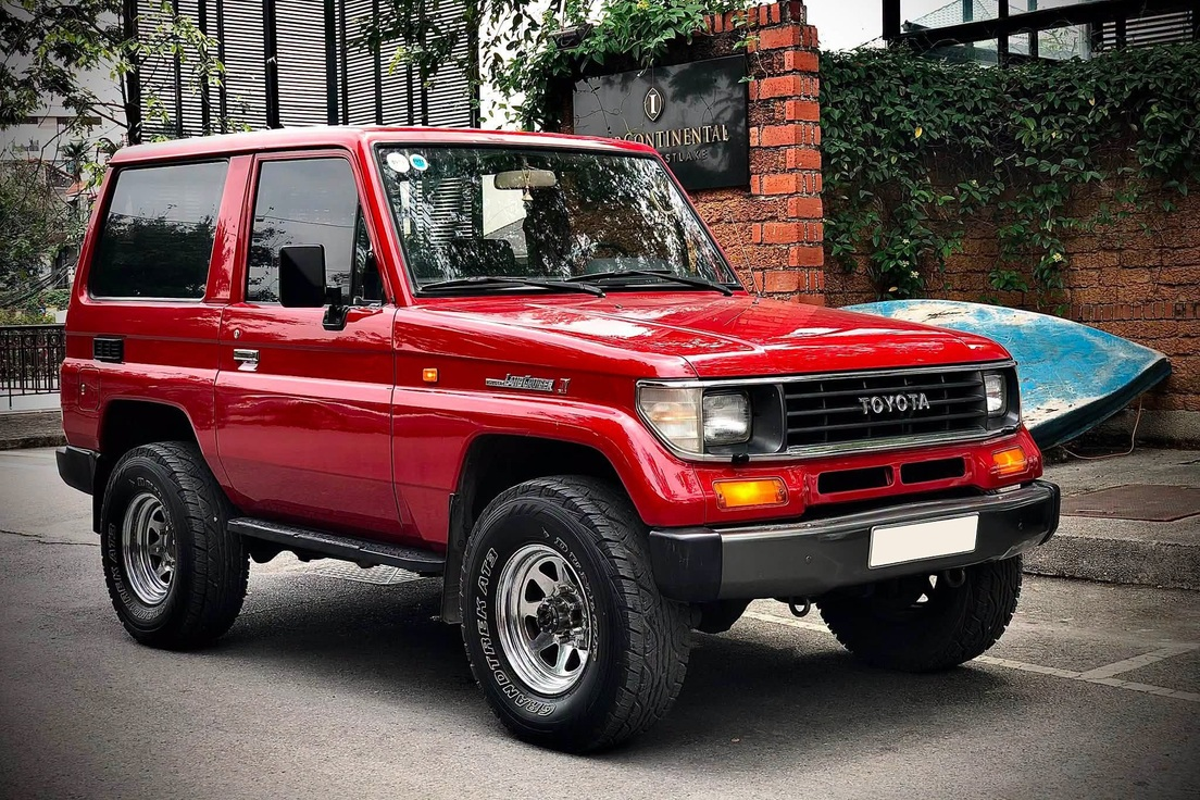 toyota-land-cruiser-32-nam-tuoi-van-dep-nhu-moi-chao-gia-1-ty-dong-anh1-1785912130780 (1) toyota-land-cruiser-32-nam-tuoi-van-dep-nhu-moi-chao-gia-1-ty-dong-anh1-1785912130780 (1)